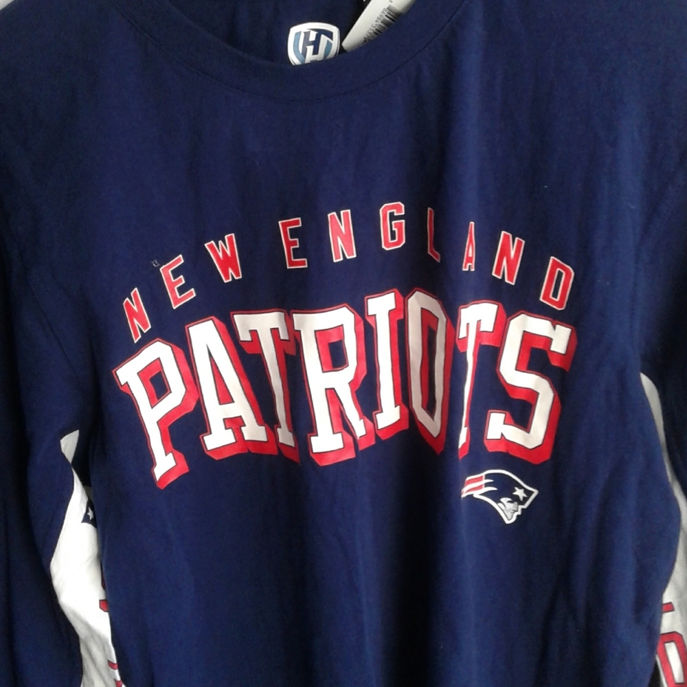 Men's large" New England Patriots " long sleeve pullover shirt NWT